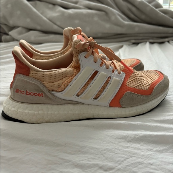 Women’s Orange Creamsicle Adidas Ultraboost size 9.5 - Picture 5 of 5